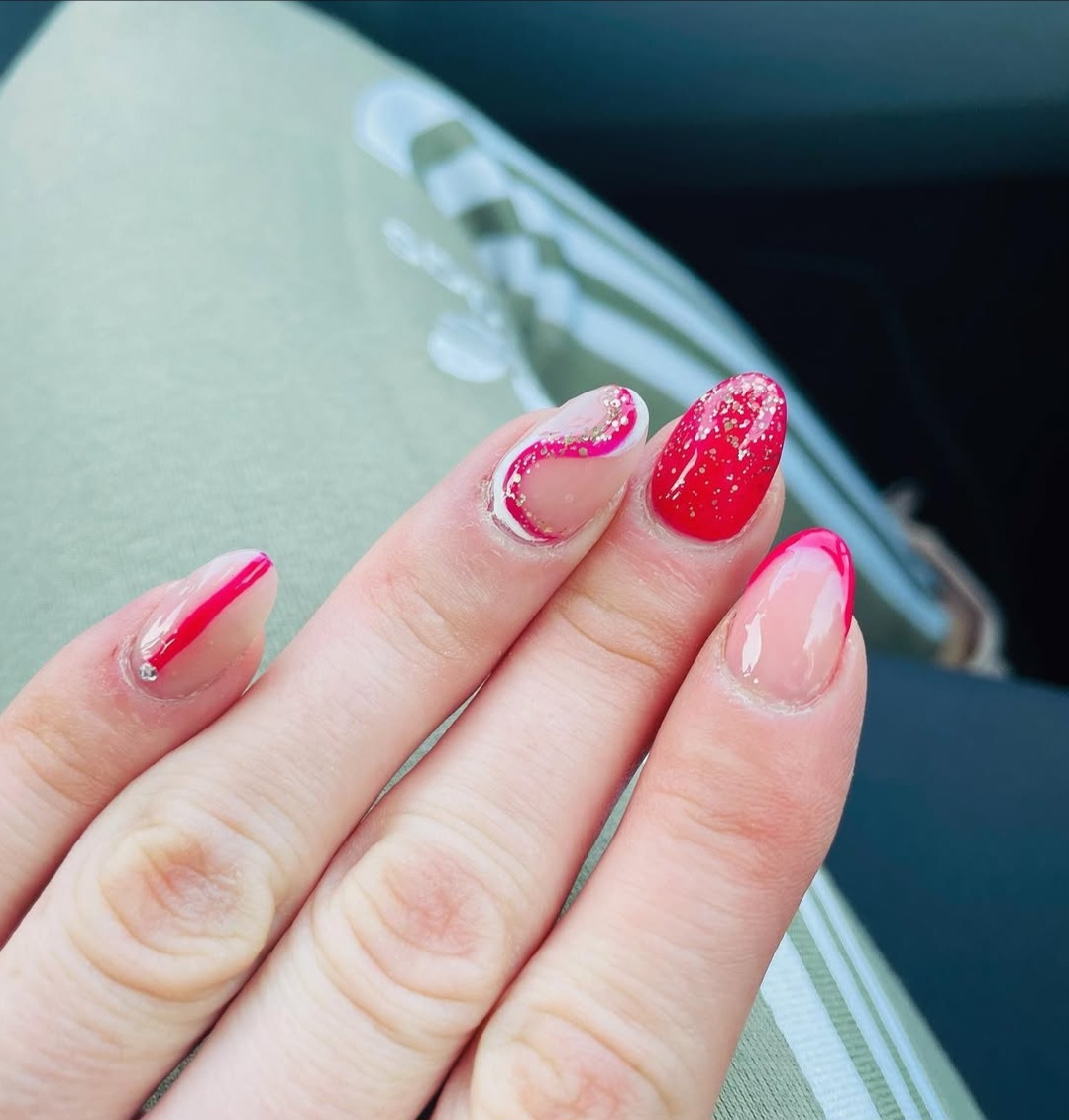 Détail d'une pose gel avec finition brillante
